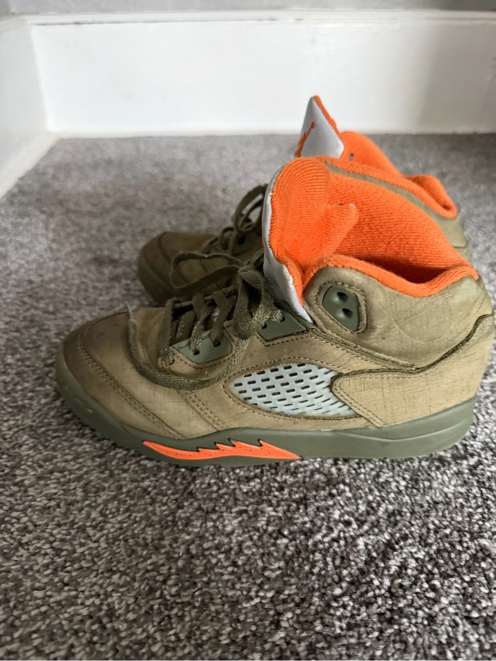 Nike Air Jordan 5 Retro Olive Athletic Sneakers Youth 2Y